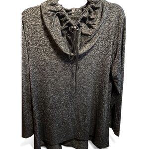 Women's XL cowl neck lightweight sweater in a black/grey with a high-low hemline